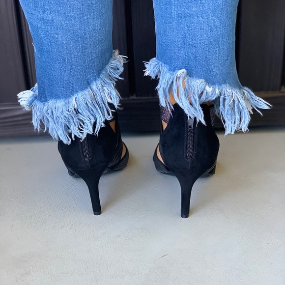 Black Elastic Strap Micro Studs High Heel Sandal - Picture 5 of 6